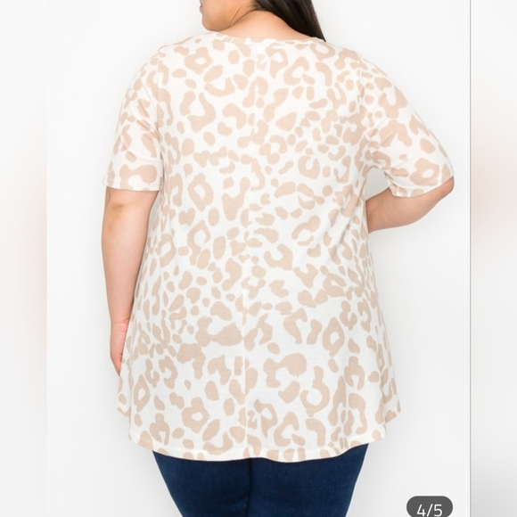 PLUS SIZE V-NECK LEOPARD PRINT TUNIC 1X-3X - Picture 2 of 3